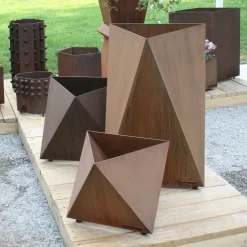 97 Corten Steel Vase Holder