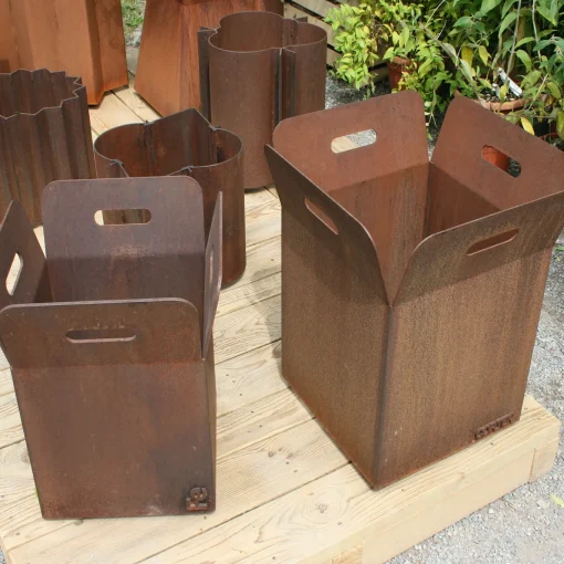 11.2 Corten Steel Vase Holder