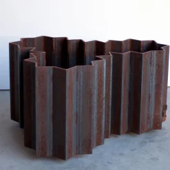 37 Iron Vase Holder