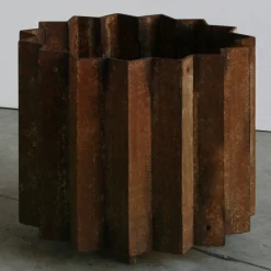 19 Iron Vase Holder