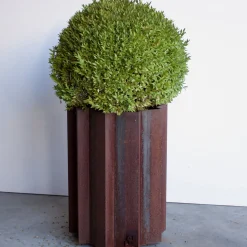 23 Iron Vase Holder