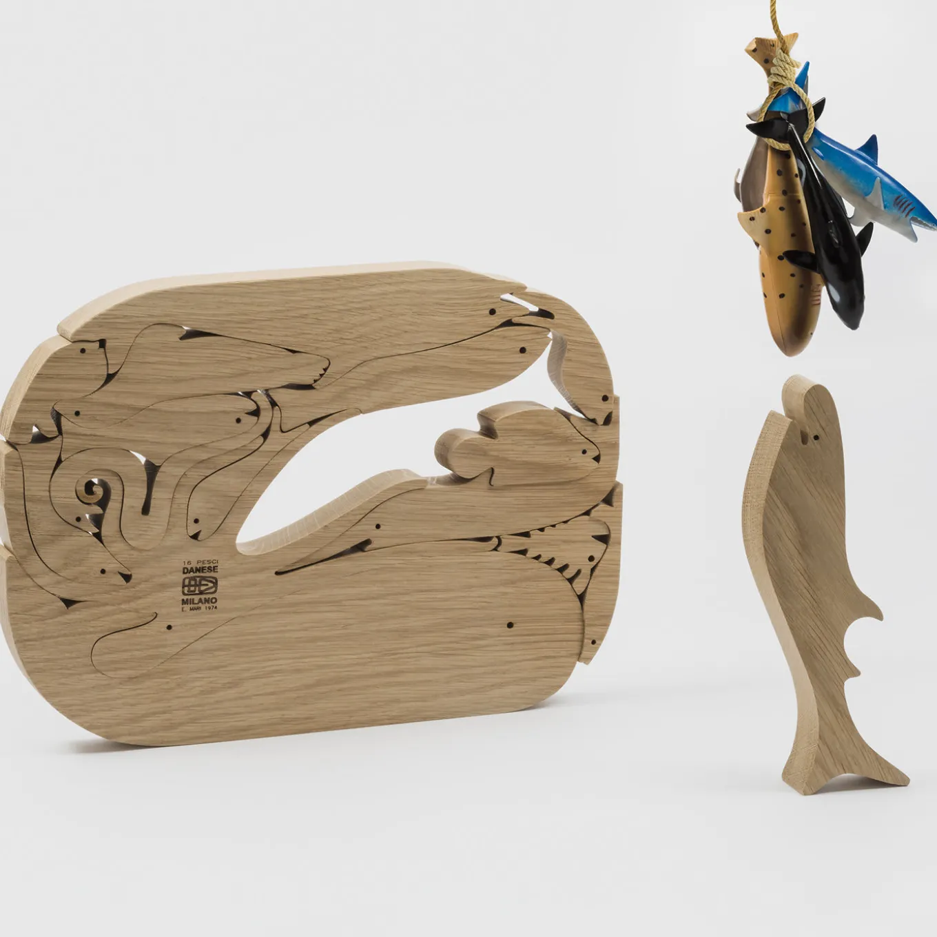 16 Pesci Wooden Puzzle by Enzo Mari