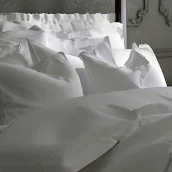 Aida Bed by Alberto Colzani