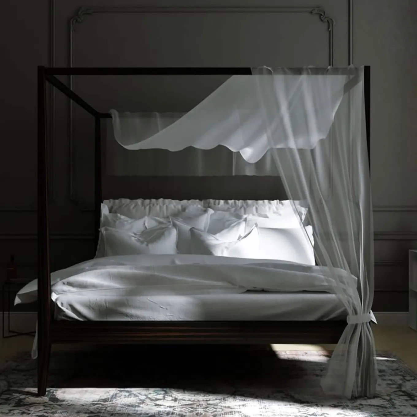Aida Bed by Alberto Colzani