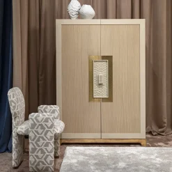 Alexander Bar Cabinet with Decorative Handle