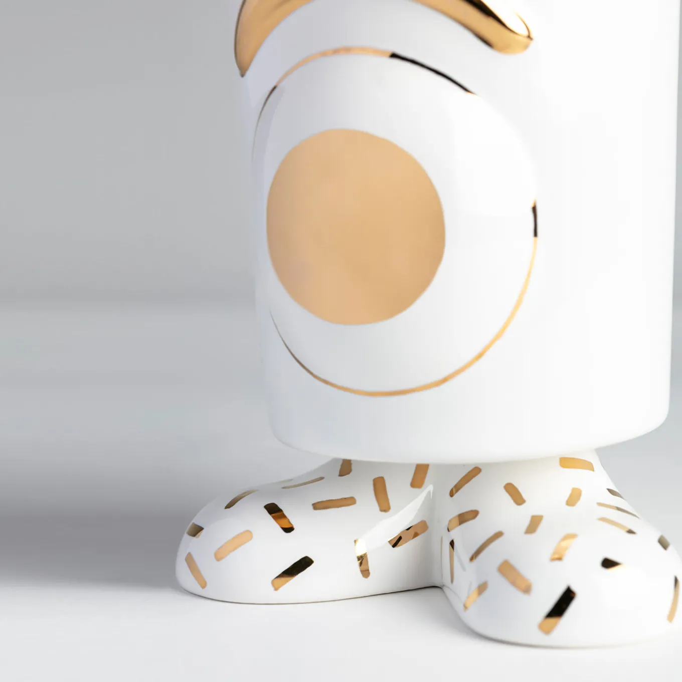 Alfonso White Container