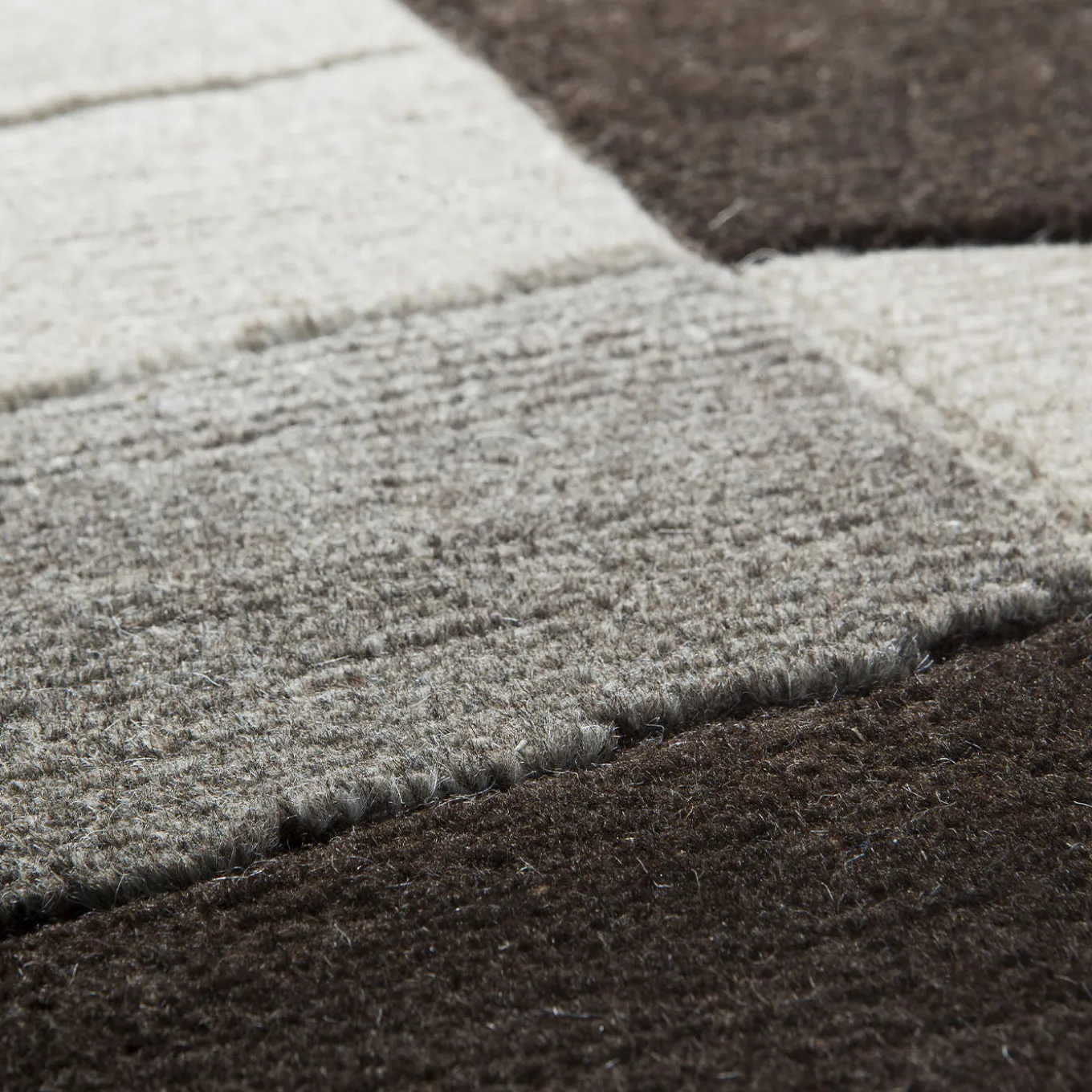 Annapurna geometric motif Wool Rug