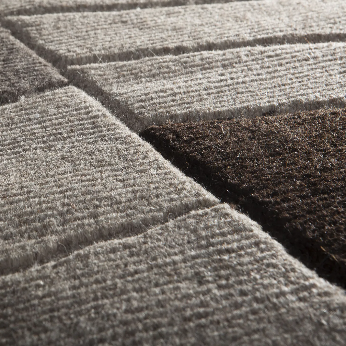 Annapurna geometric motif Wool Rug