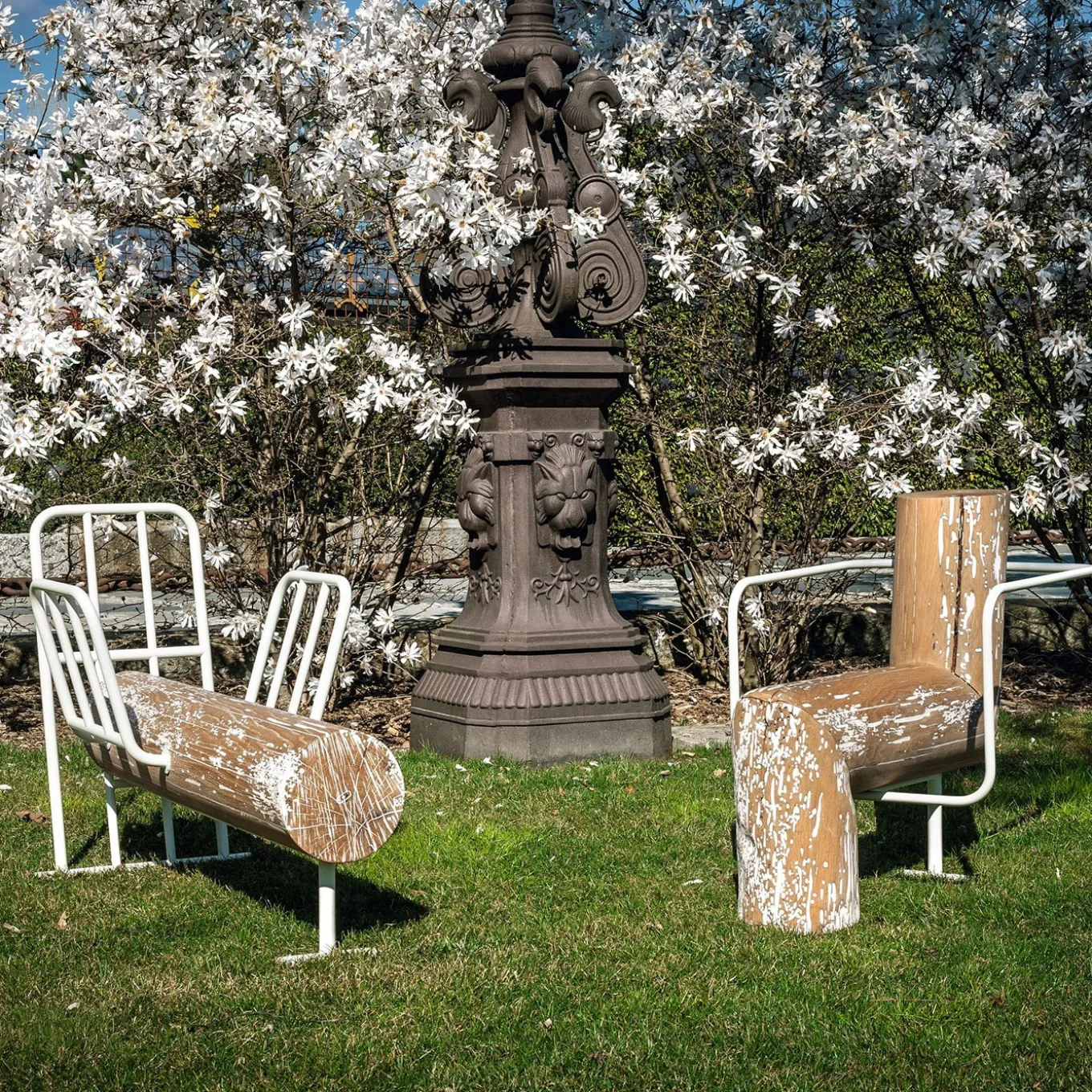 Anti-Comfort Lui White Armchair by Andrea Branzi