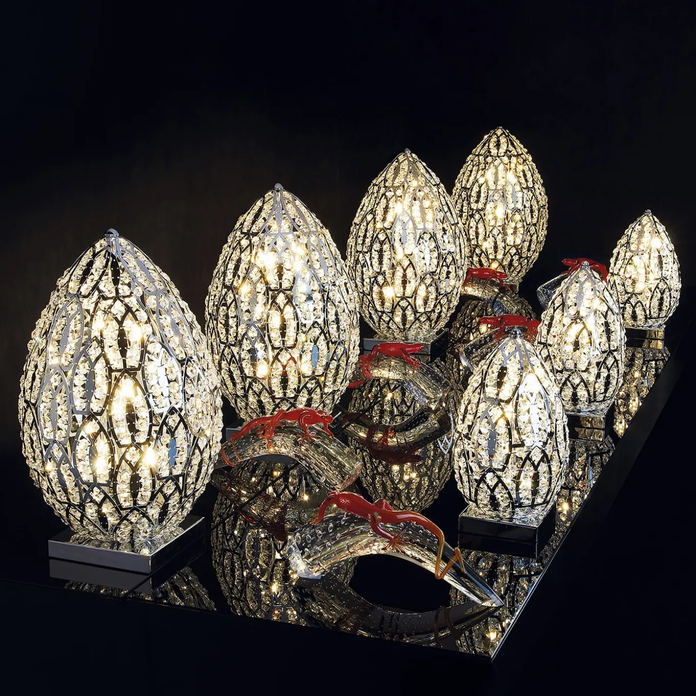 Arabesque Egg 30 Chromed Table Lamp