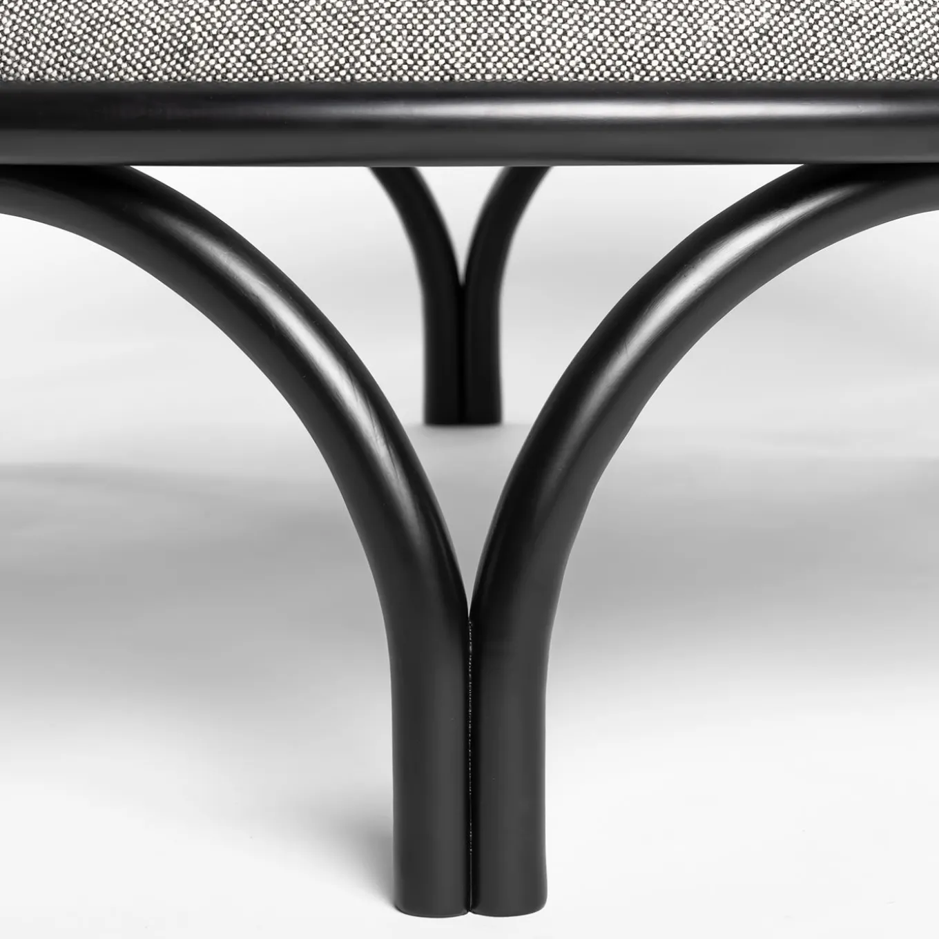 Arcadia Black Pouf