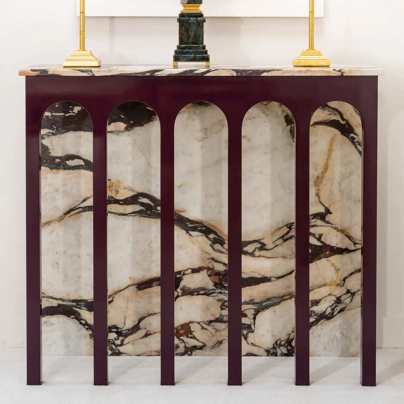 ARCHED CONSOLE IN ONYXED BRECCIA MARBLE