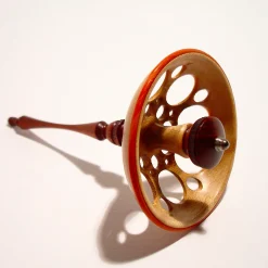 Aria Spinning Top in Maple and Muirapiranga