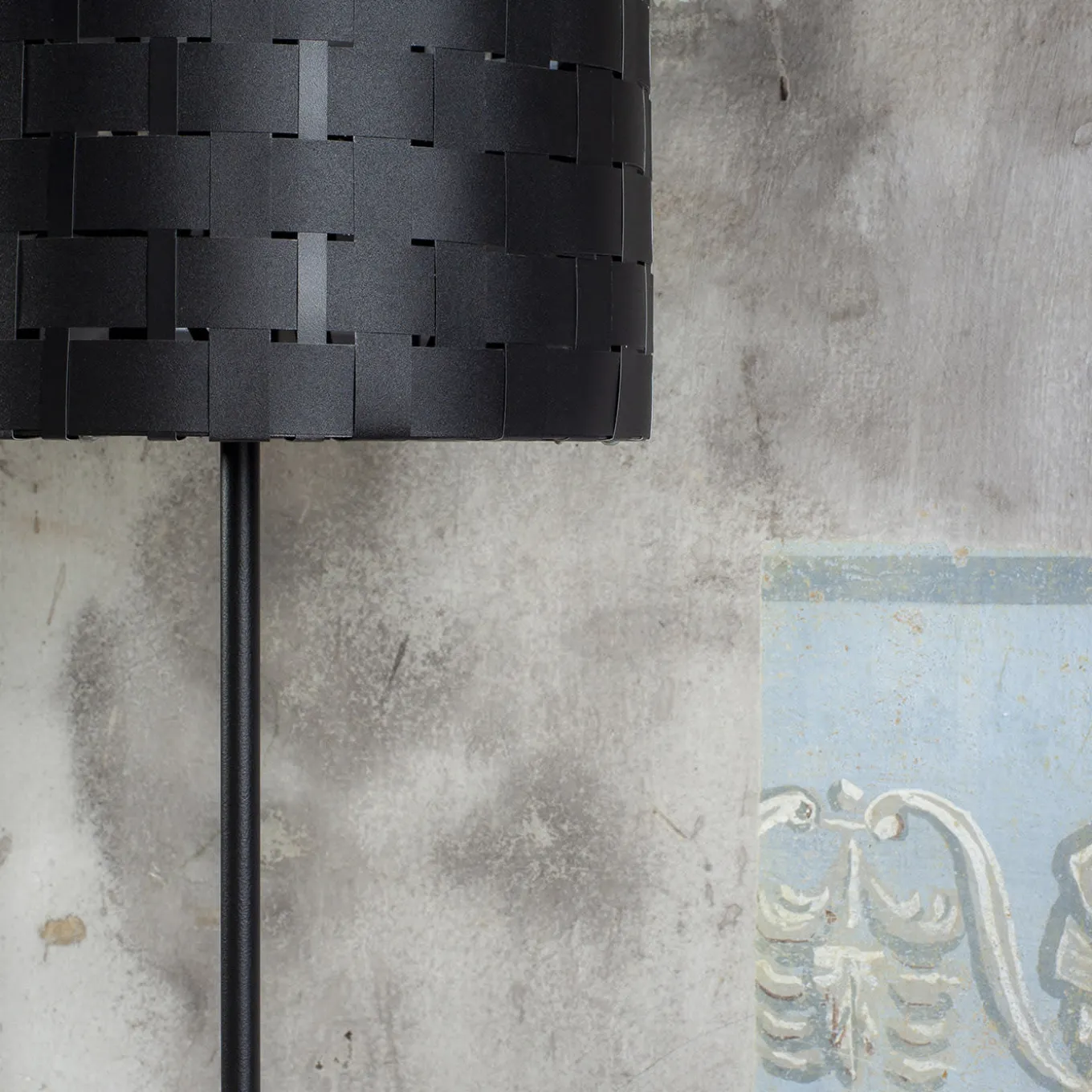 Arminium Black Floor Lamp