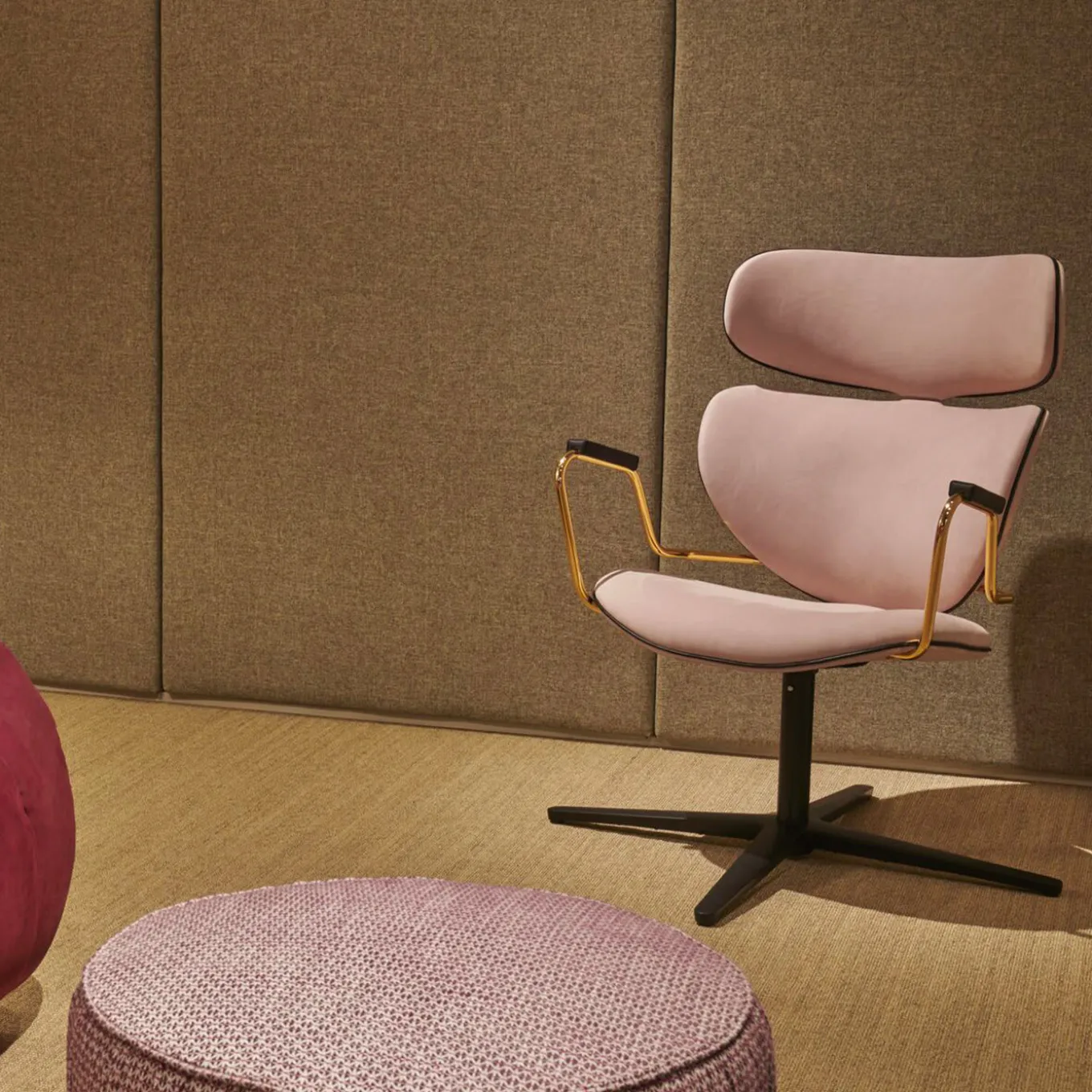 Asia Swivel Chair