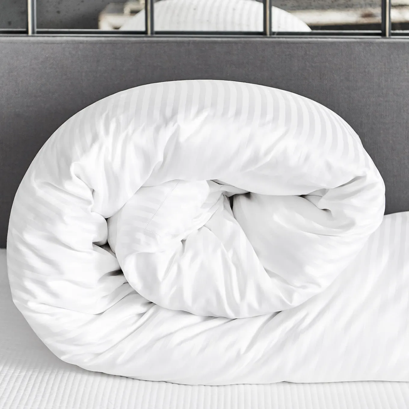 Athos Jacquard White US King Sheet Set