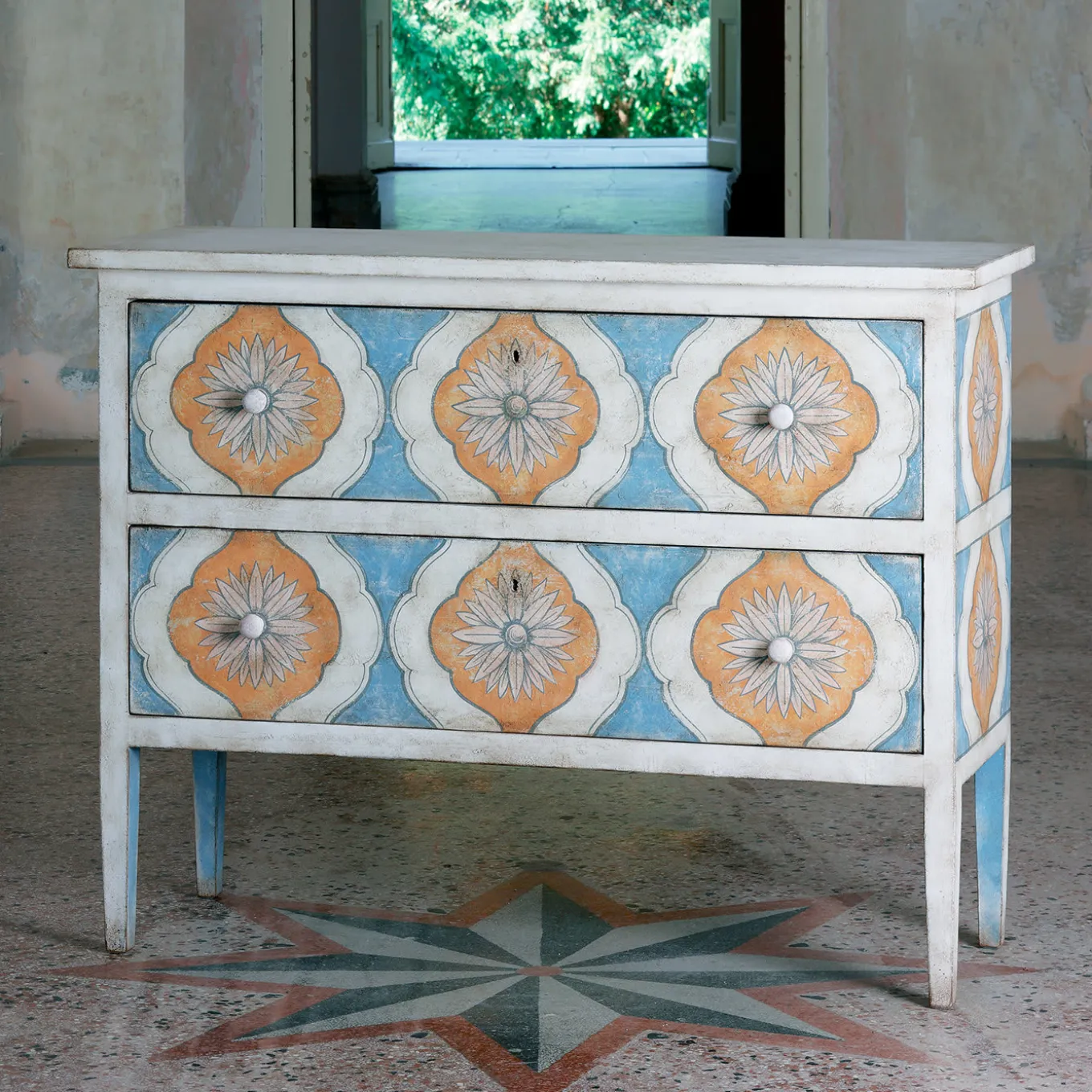 Barberini dresser in decorated wood