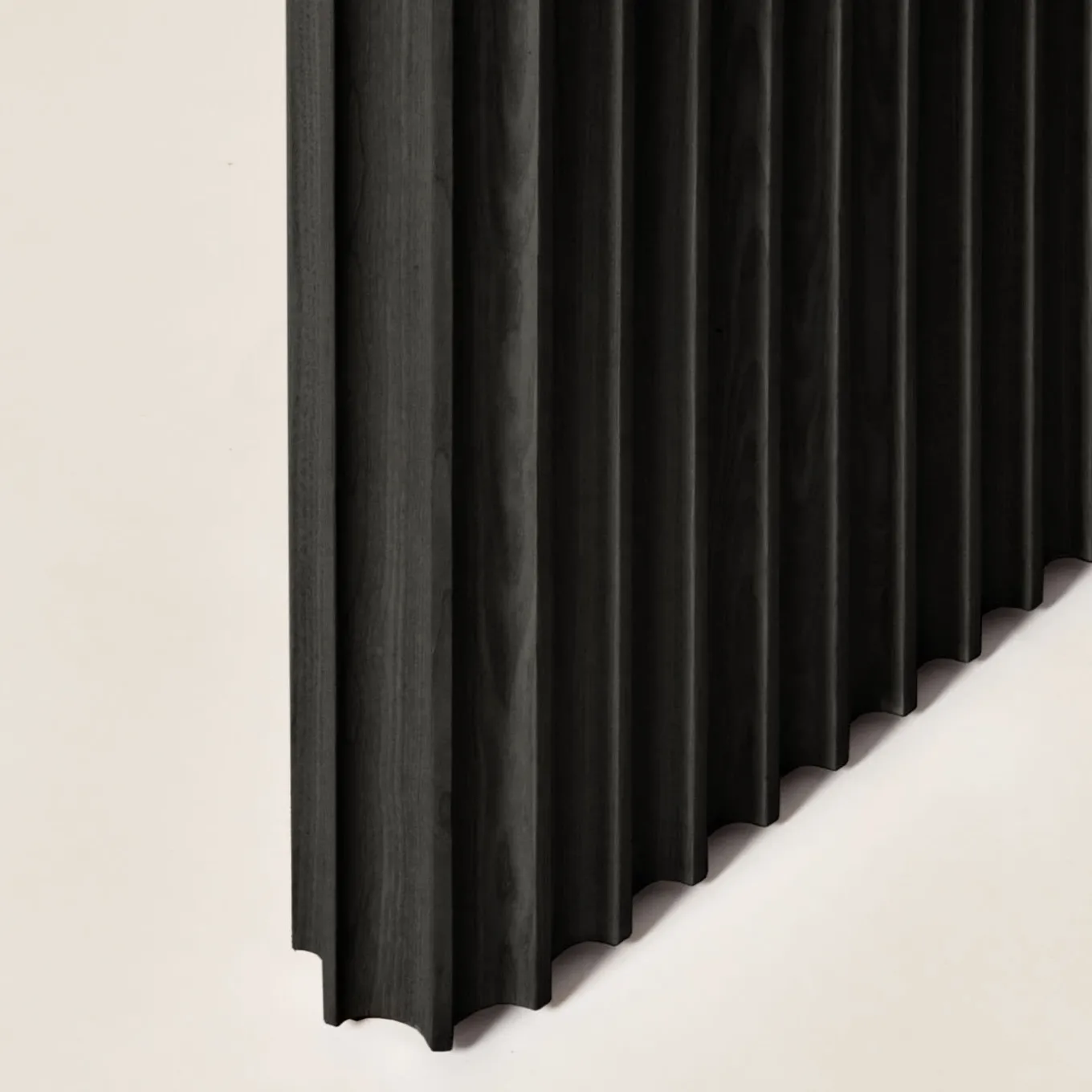 Basalto Black Ash Table