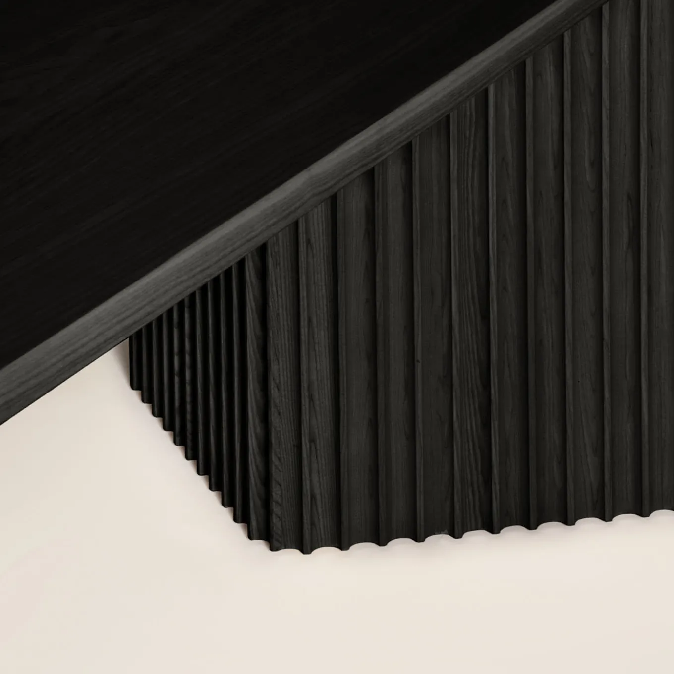 Basalto Black Ash Table