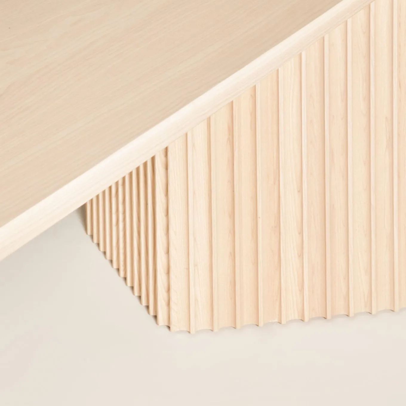 Basalto Natural Ash Table