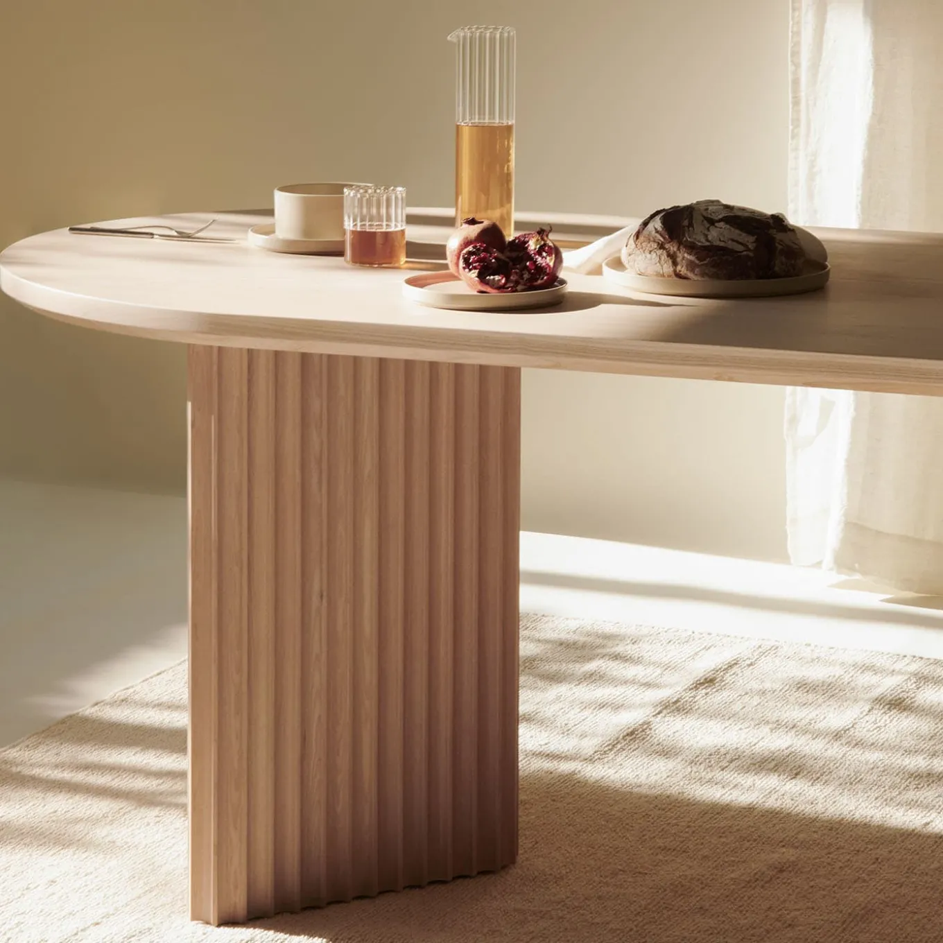Basalto Natural Ash Table