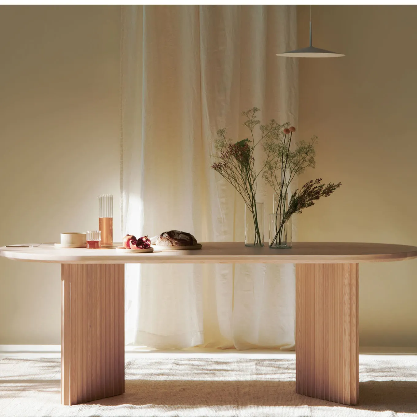 Basalto Natural Ash Table