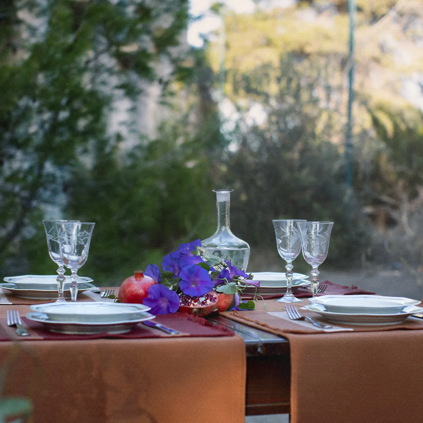 Batavia Terra Table Runner