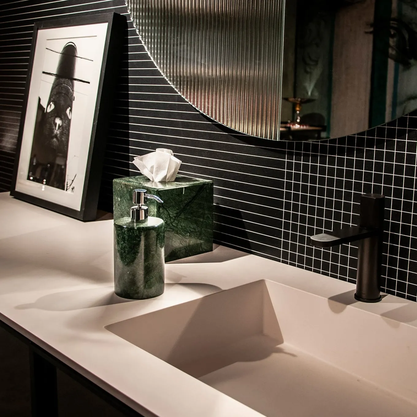 Bathroom Round Set In Green Guatemala Marble