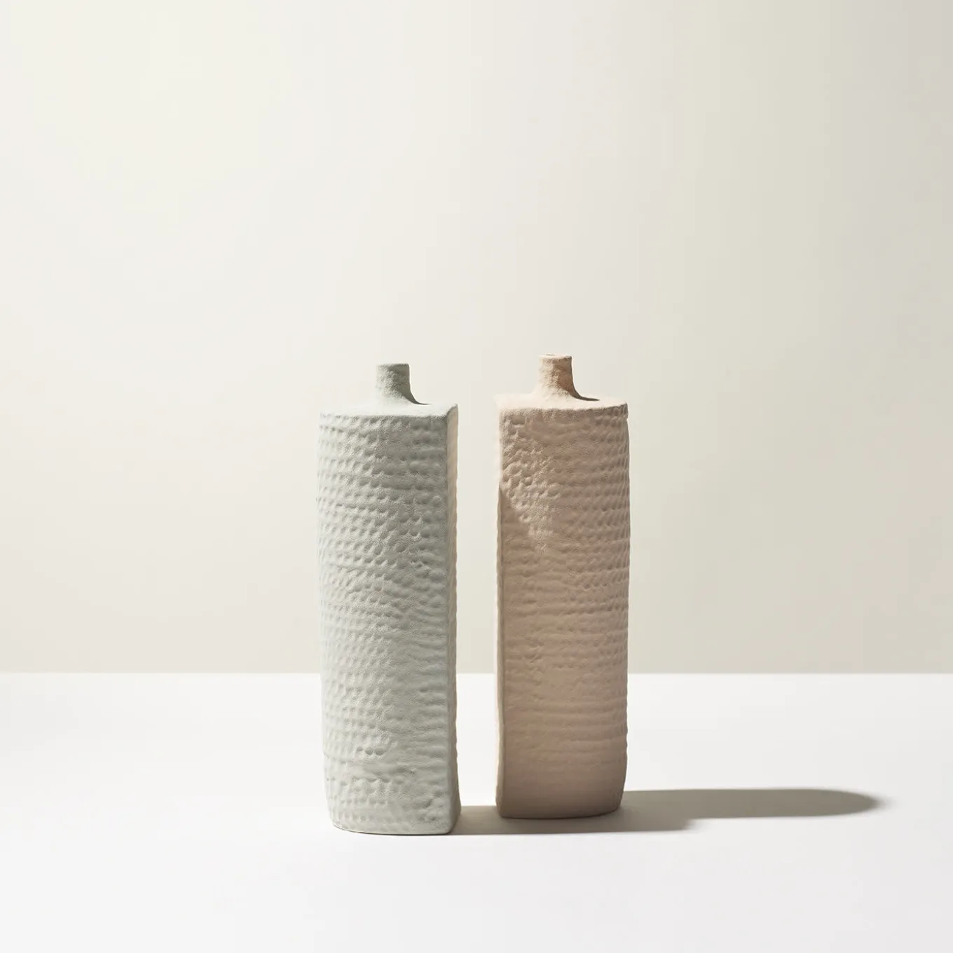 Battuti Floral White Flat-Sided Vase by Andrea Anastasio