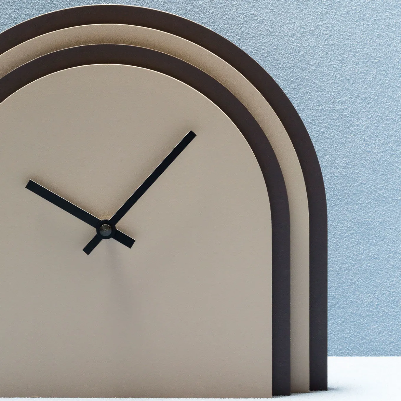 Beige Central Desk Clock