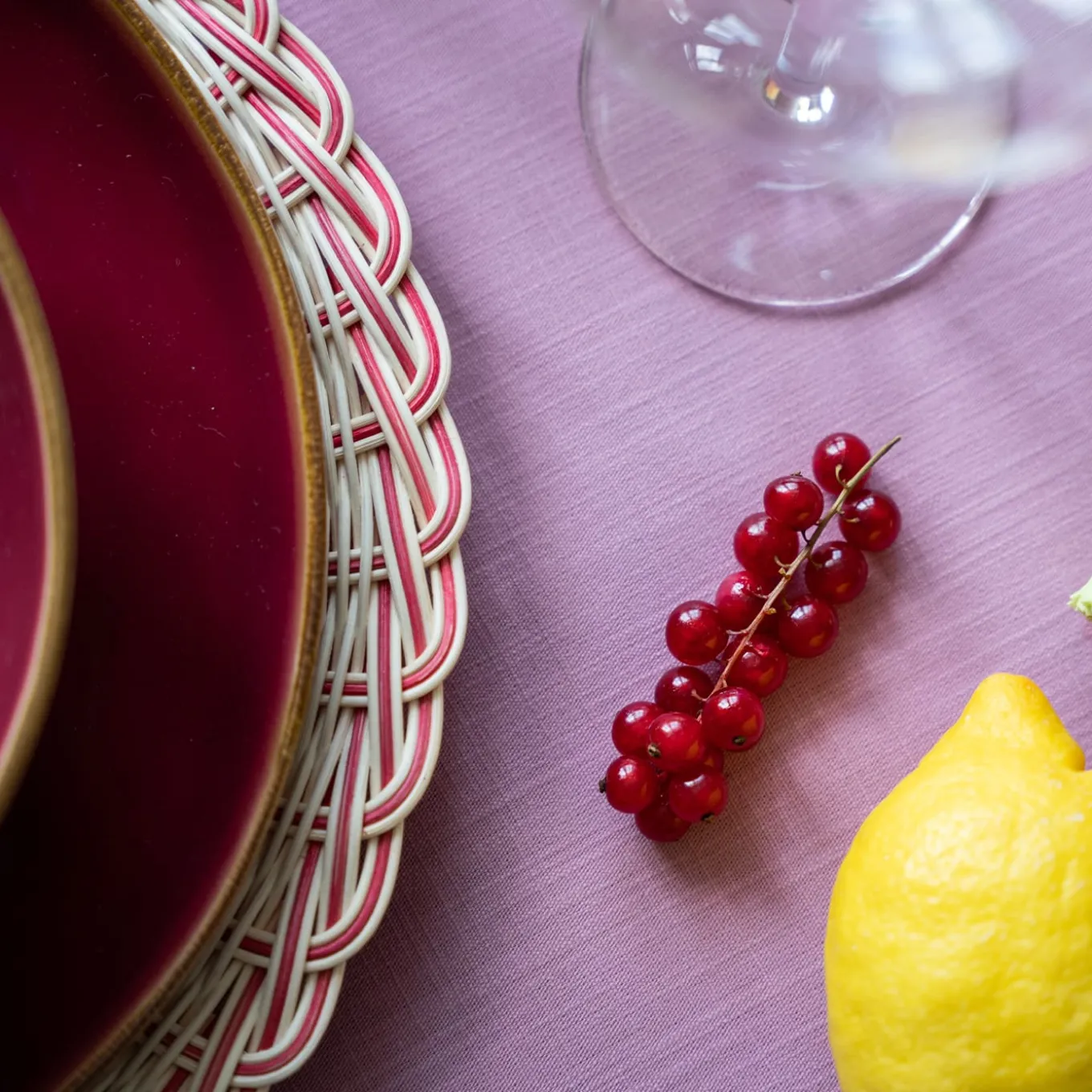 Bicolor Wood Straw Charger Plate in Geranium Pink
