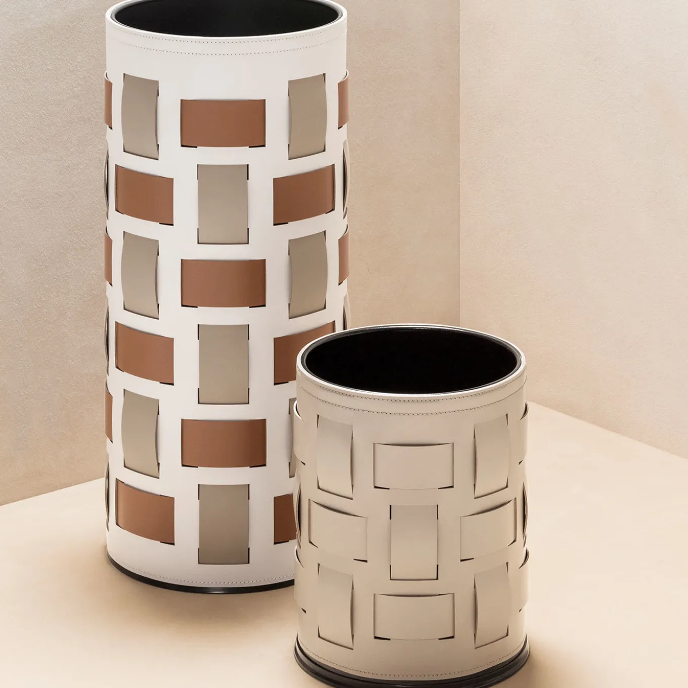 Bino White Umbrella Holder with Beige Lisbona Pattern