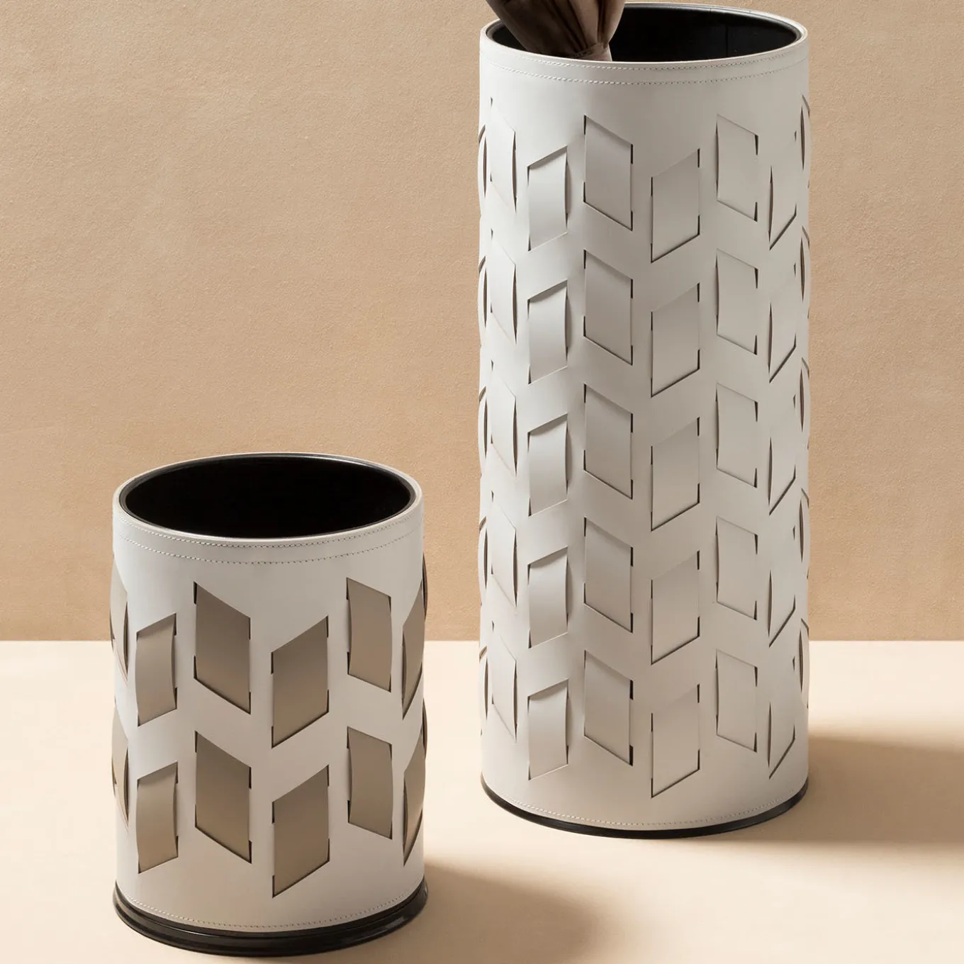 Bino White Umbrella Holder with Cancun Pattern