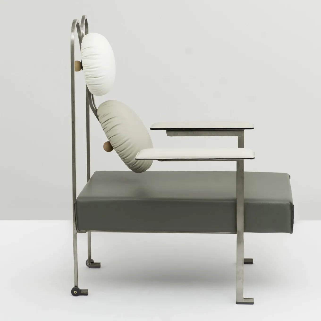 Bis Lounge Chair
