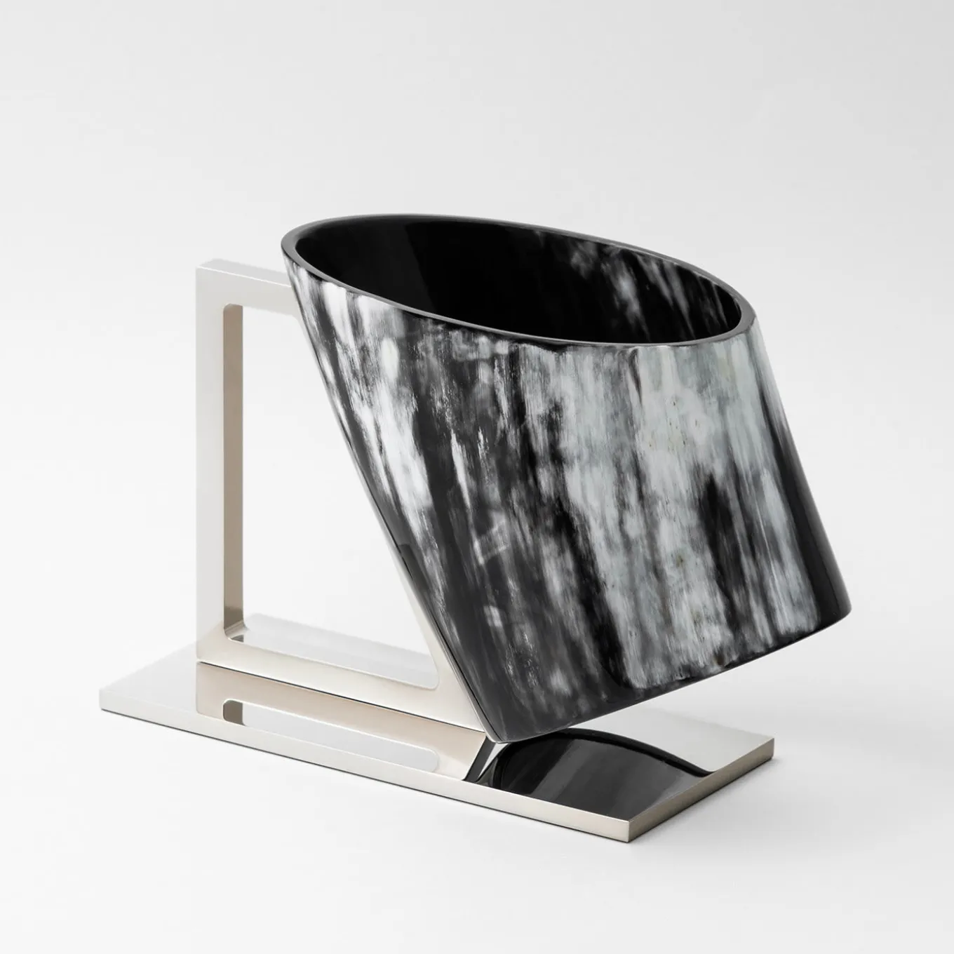 Black Horn Champagne Holder