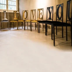 Black Velvet-Upholstered U Chair in Iron Frame