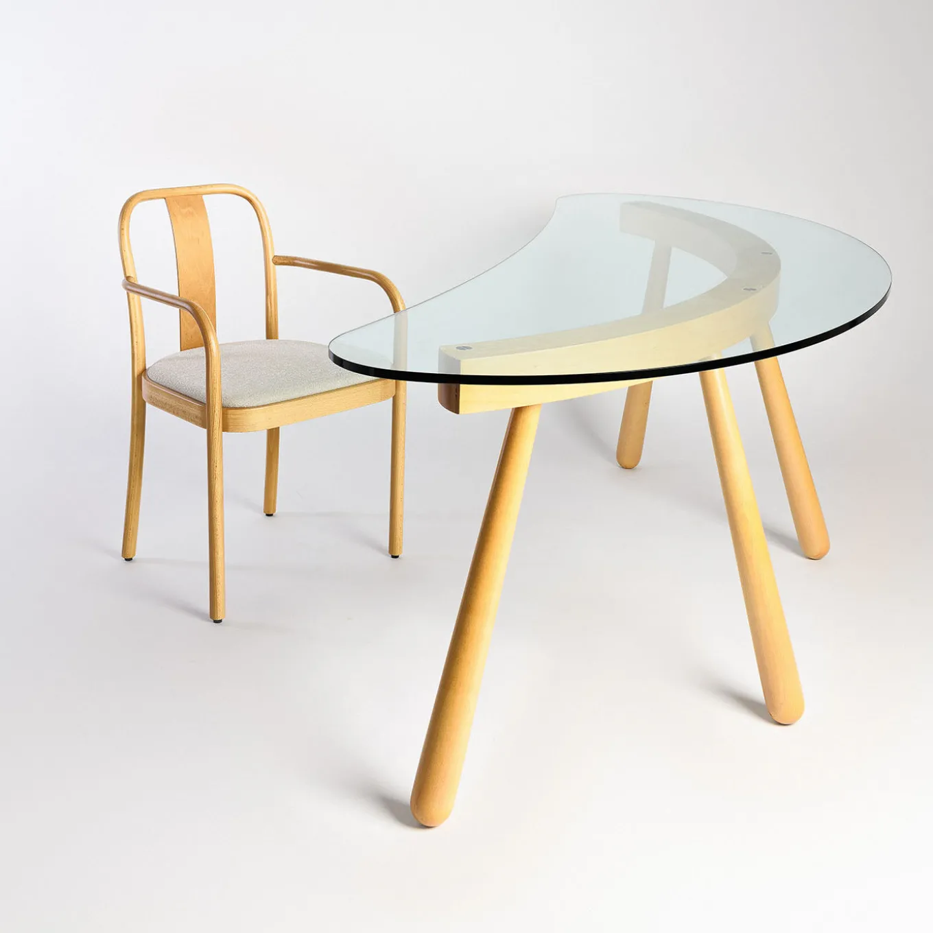 Boomerang Curved Transparent Glass Desk by Enzo Mari