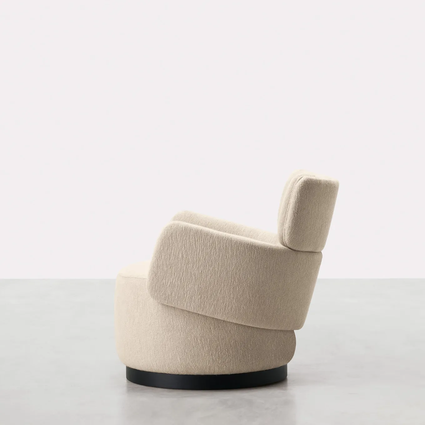 Boris Low Armchair by Dainelli Studio