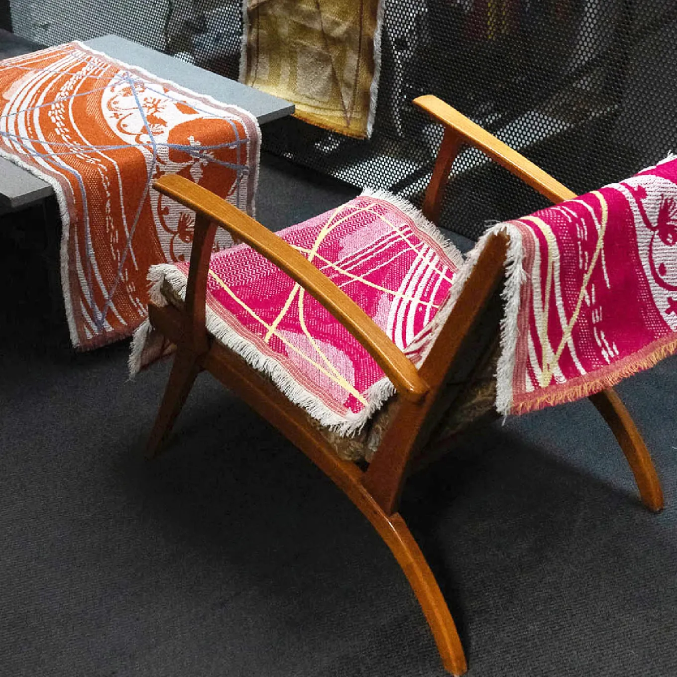 Borromi Double-Sided Runner in Fucsia & Plankton Yellow
