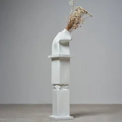 Brenta+Brenta pedestal with Brenta white ceramic Vase