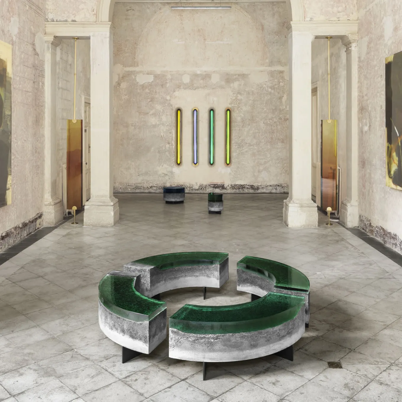 Cala bench full resin top R18