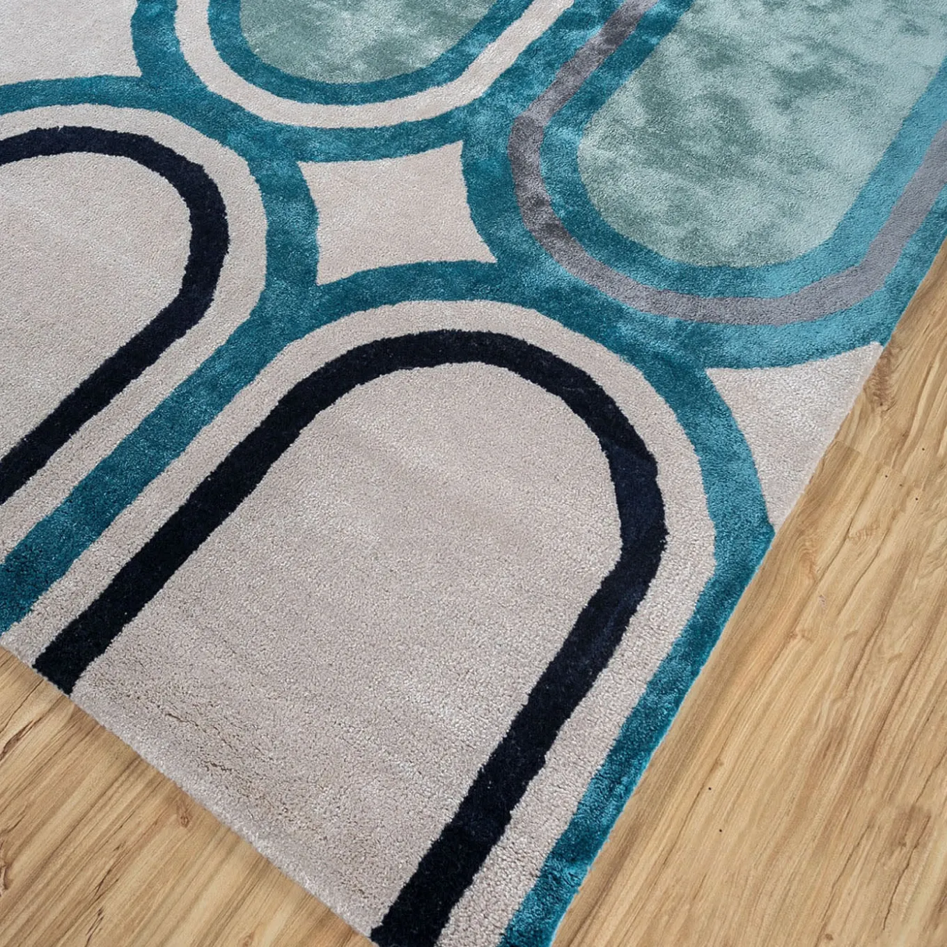 Caliedo Antique White Capri Hand Tufted Rug