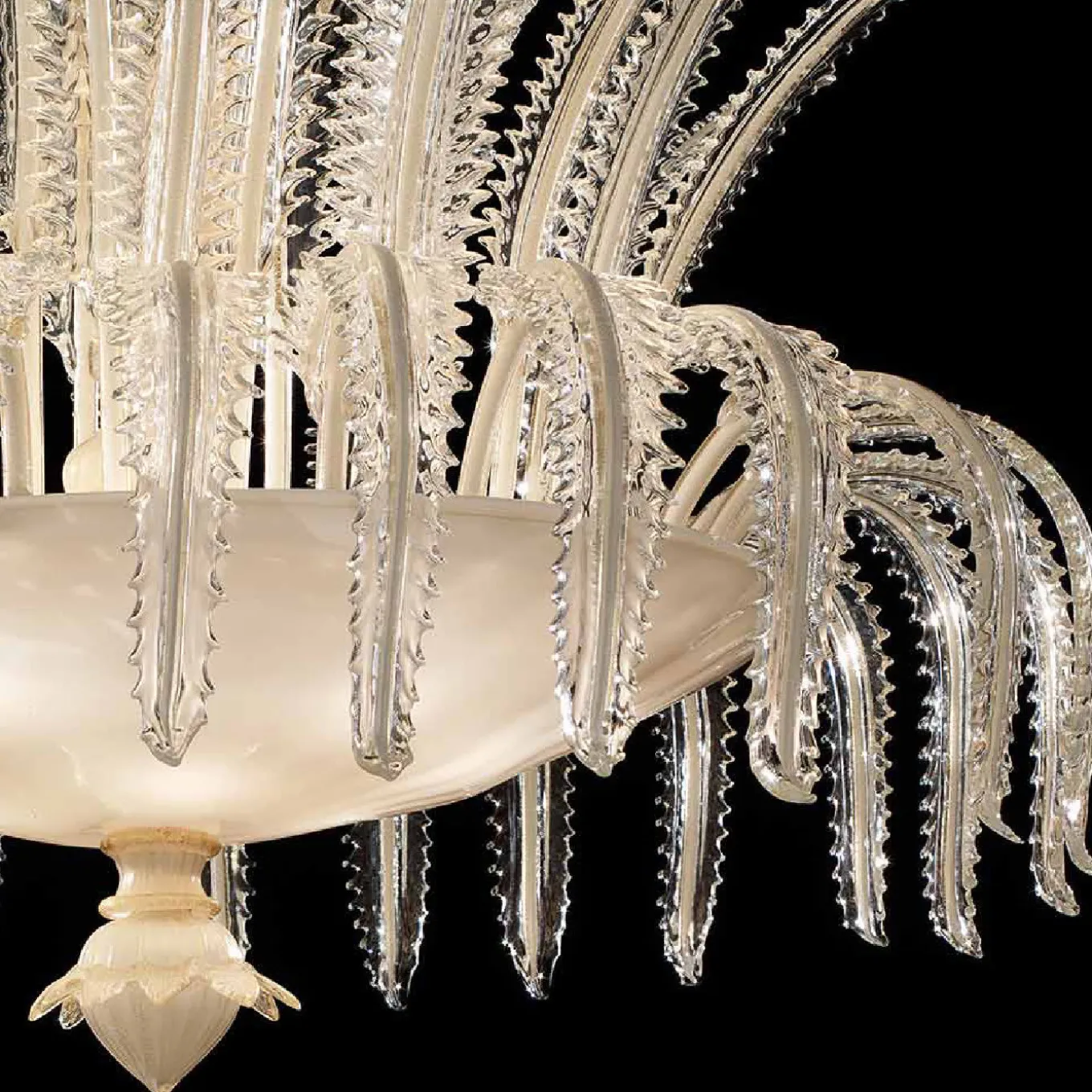 Calle Pinzi Glass Chandelier