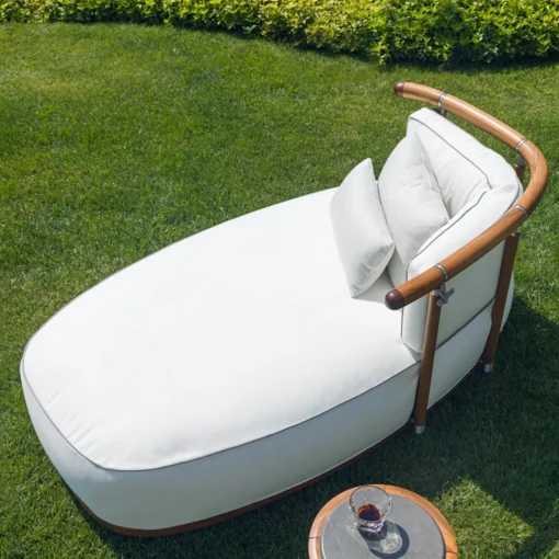 Camomilla Chaise Longue by Giovanna Azzarello
