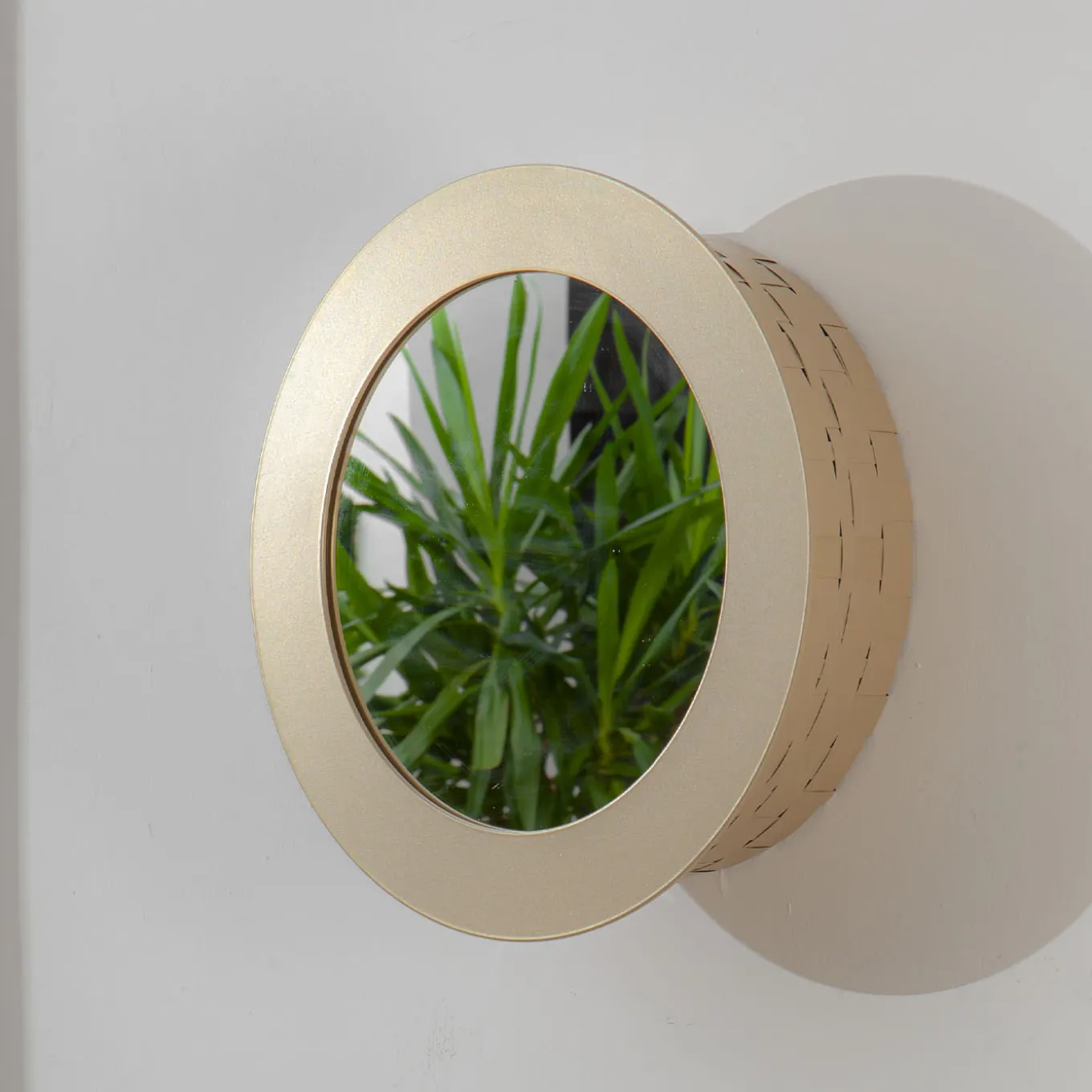 Celato 30 Round Golden Mirror