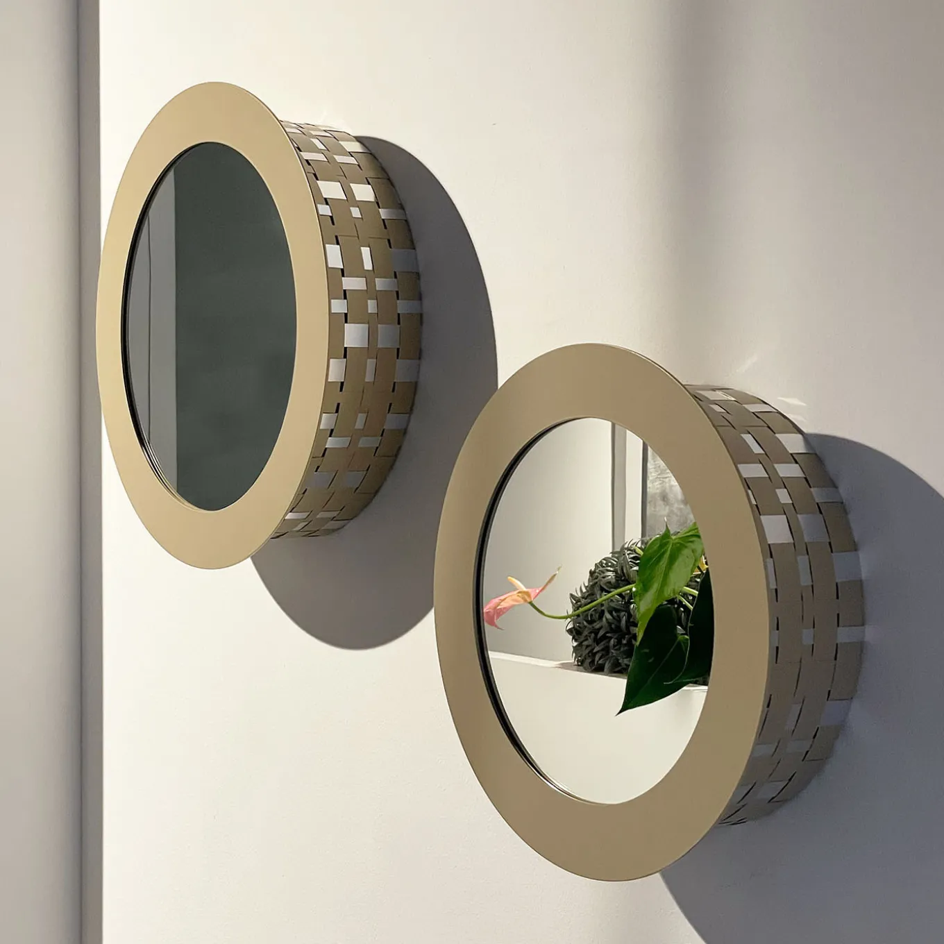 Celato 30 Round Golden Mirror