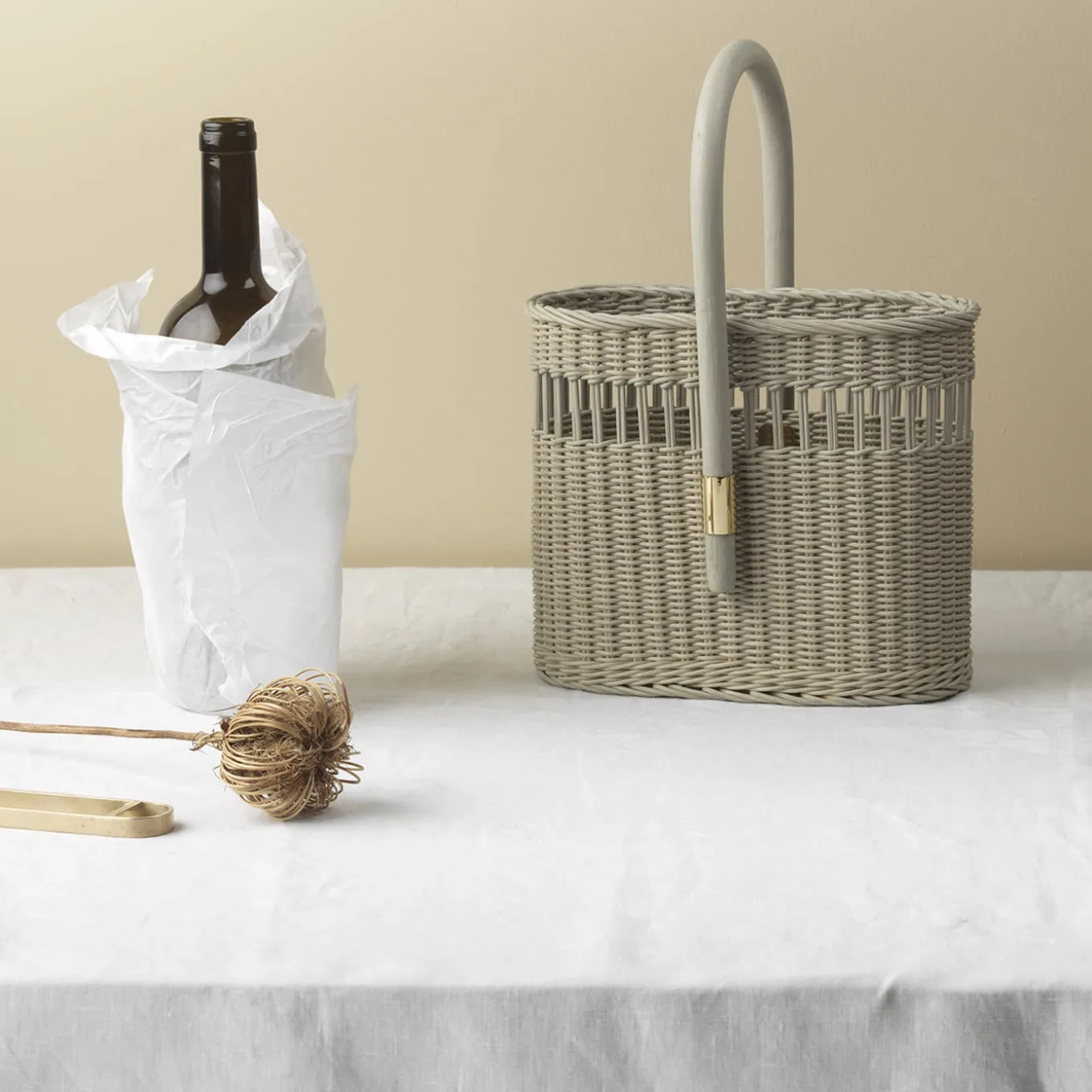 Charlotte Wine Holder