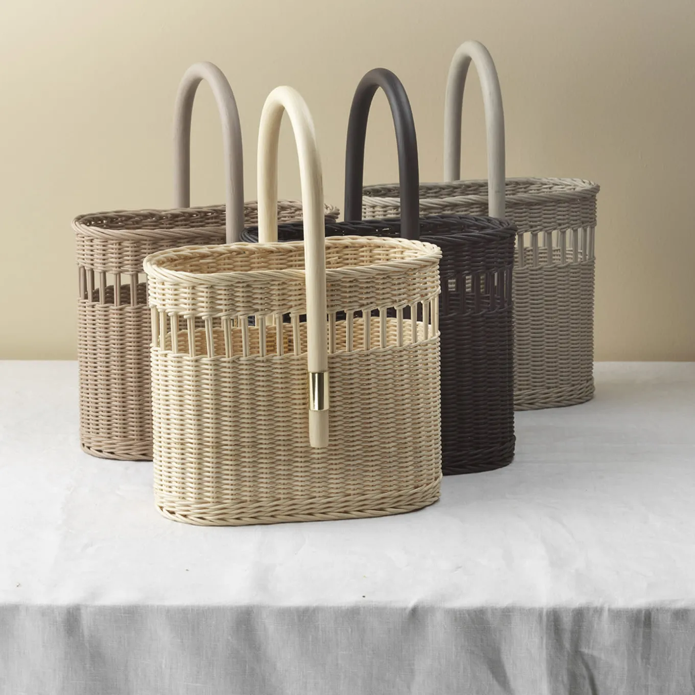 Charlotte Wine Holder