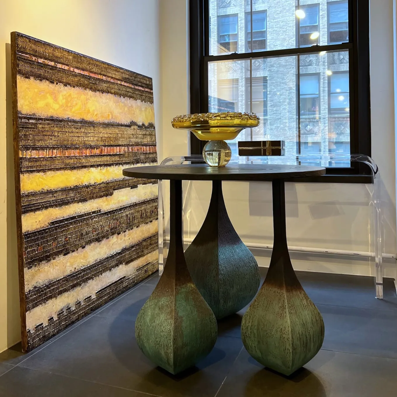 Chess 3-Leg Round Shaded Metal Table