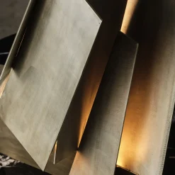 CL2076 Illuminated Sculpture